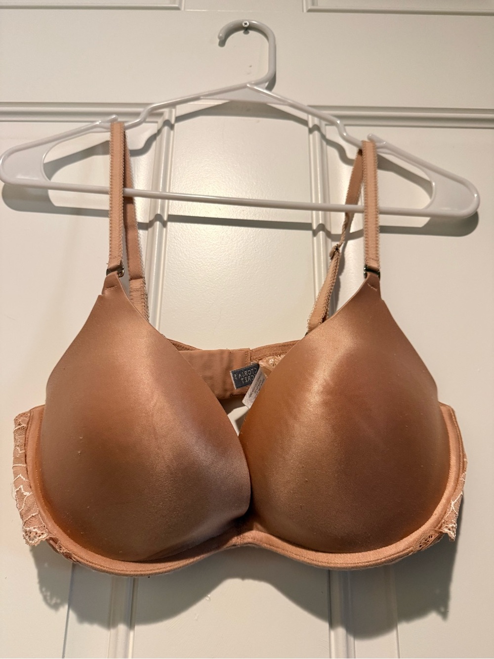 Victoria's Secret Smooth Nude/Pink Bra